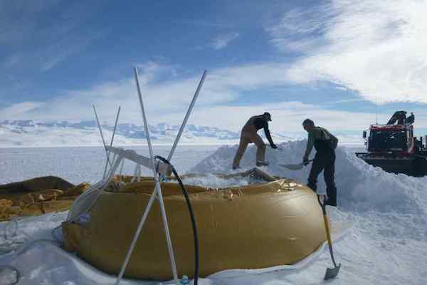 British Antarctic Survey Team Know Their Onions